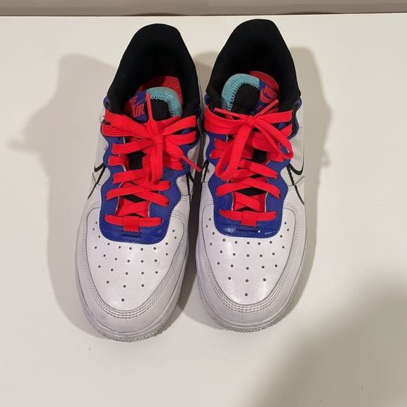 Nike - Picture 3 of 4